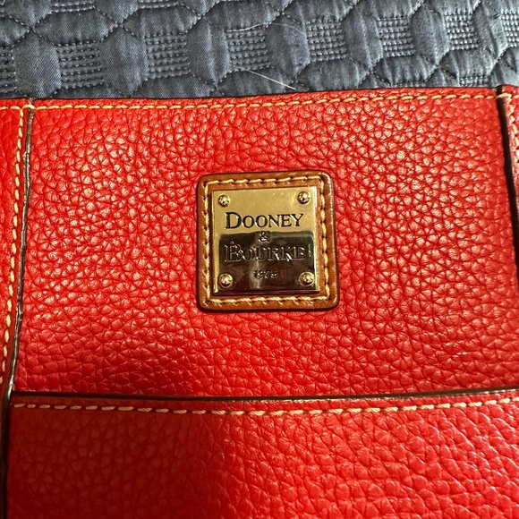 Dooney and Bourke Lexington shopper - Picture 11 of 12